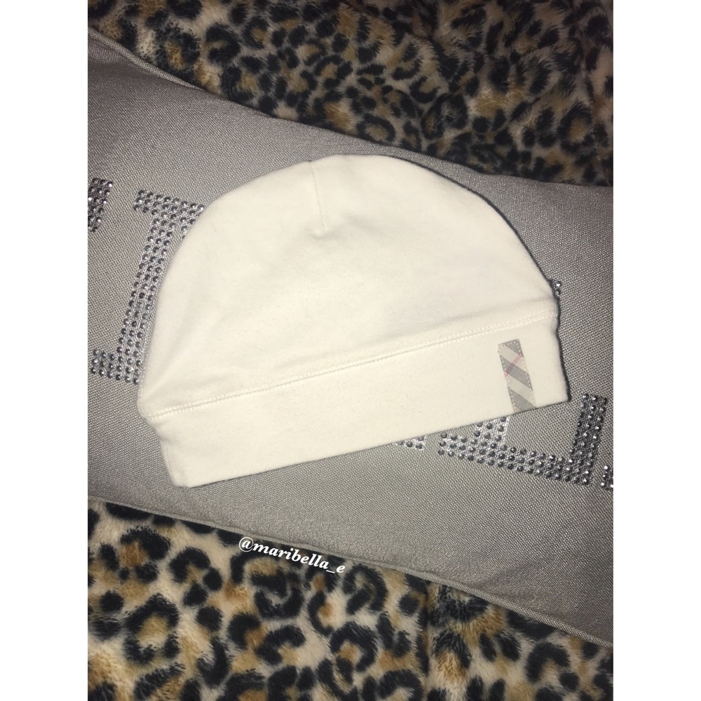 Burberry newborn 👶🏻 beanie